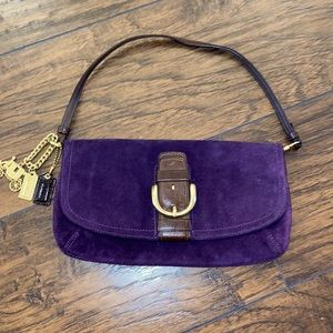 2000’s vintage Coach Clutch/small baguette style purse